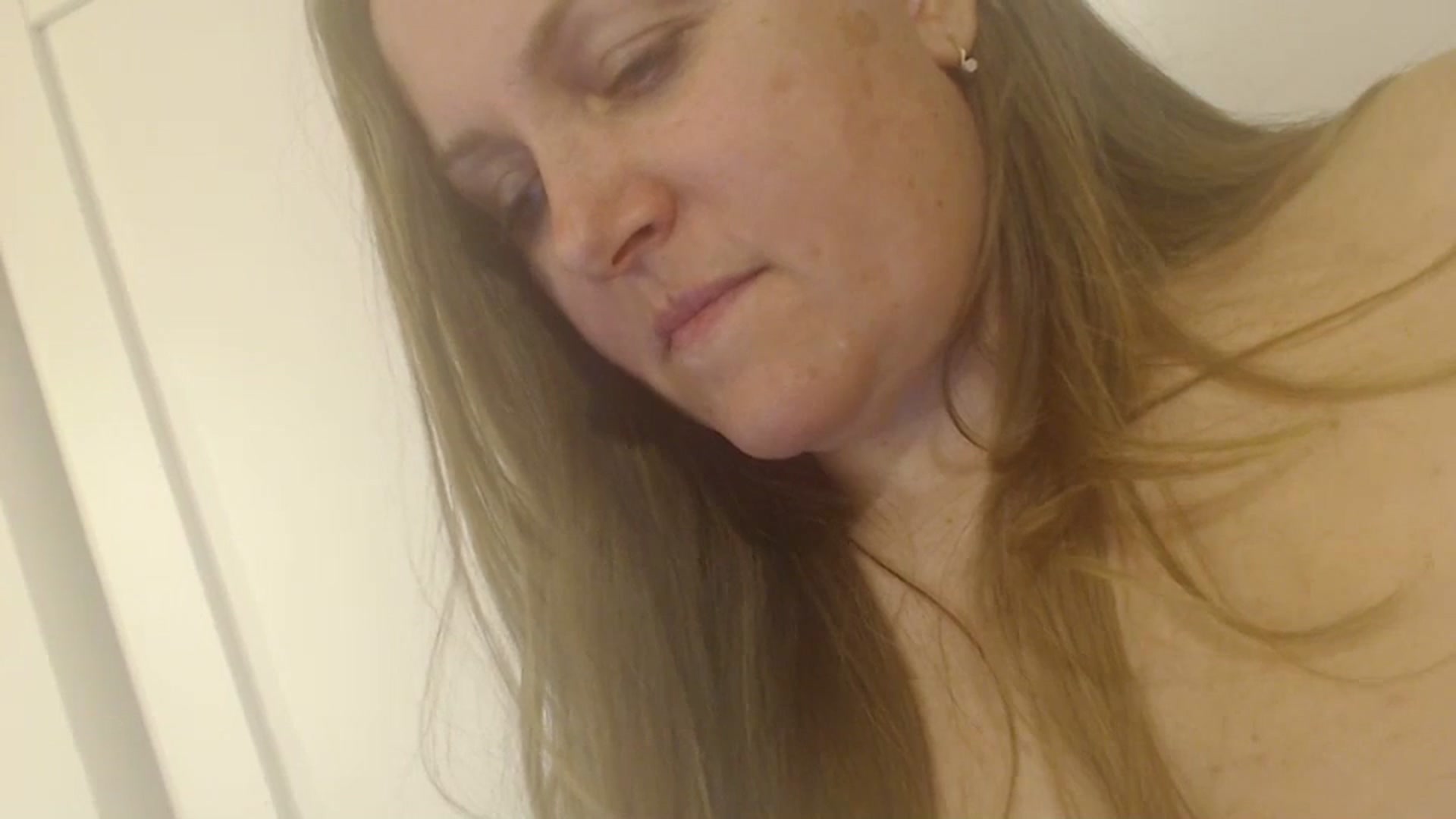 Gallery image thumbnail from JustLily's myfreecams stream on, 03/26/2024, 24:30 image 13 of 20