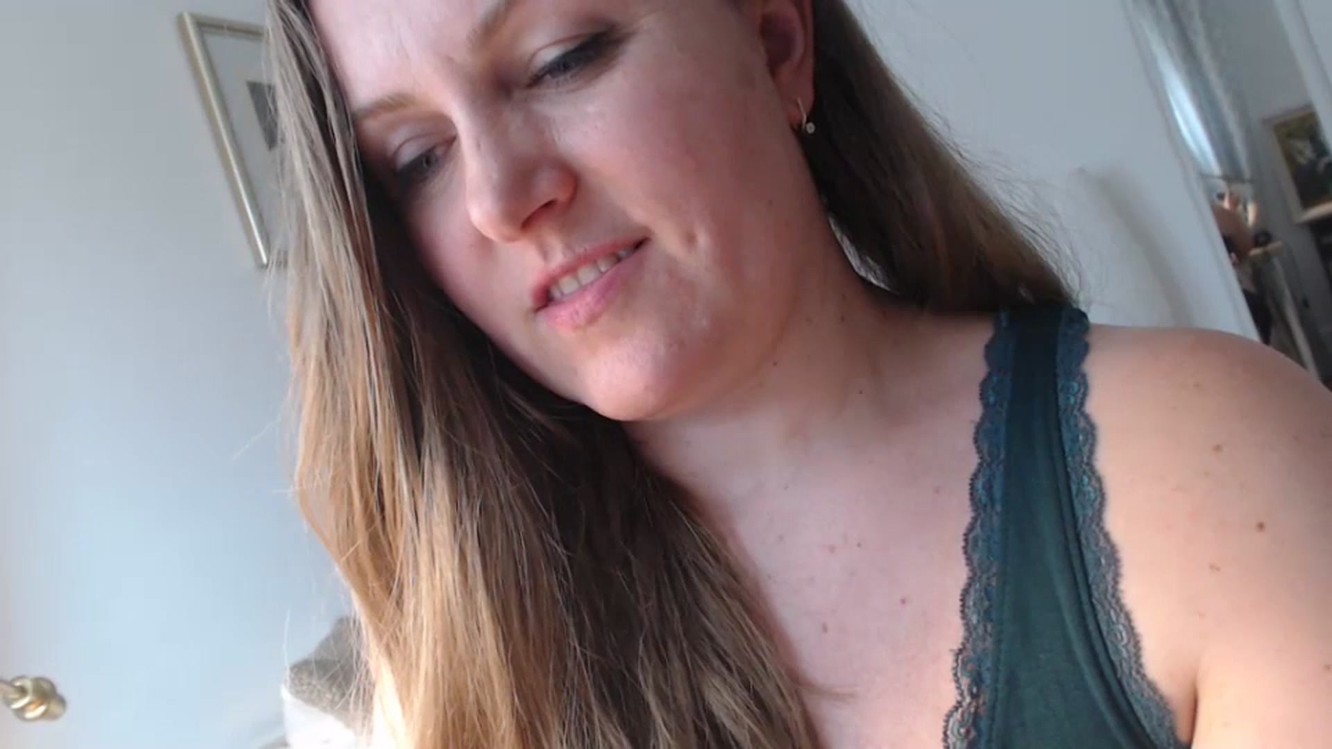 Gallery image thumbnail from JustLily's myfreecams stream on, 04/03/2024, 10:50 image 12 of 20