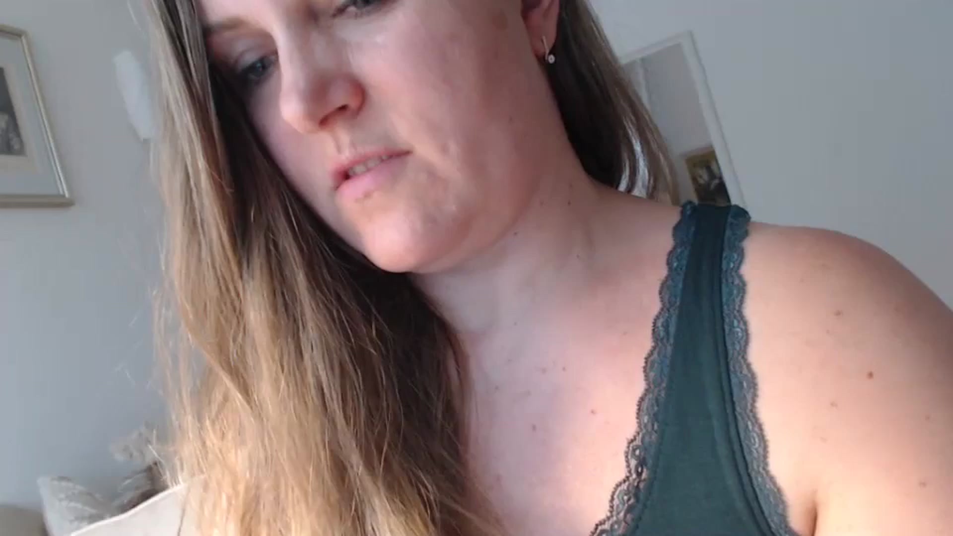 Gallery image thumbnail from JustLily's myfreecams stream on, 04/03/2024, 10:50 image 1 of 20