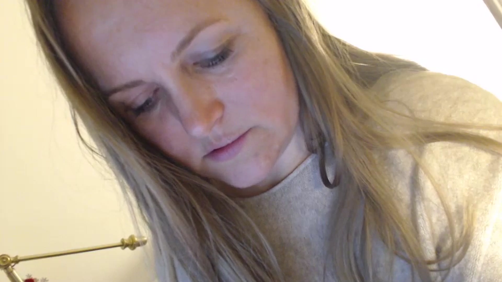 Gallery image thumbnail from JustLily's myfreecams stream on, 04/17/2024, 21:46 image 8 of 20
