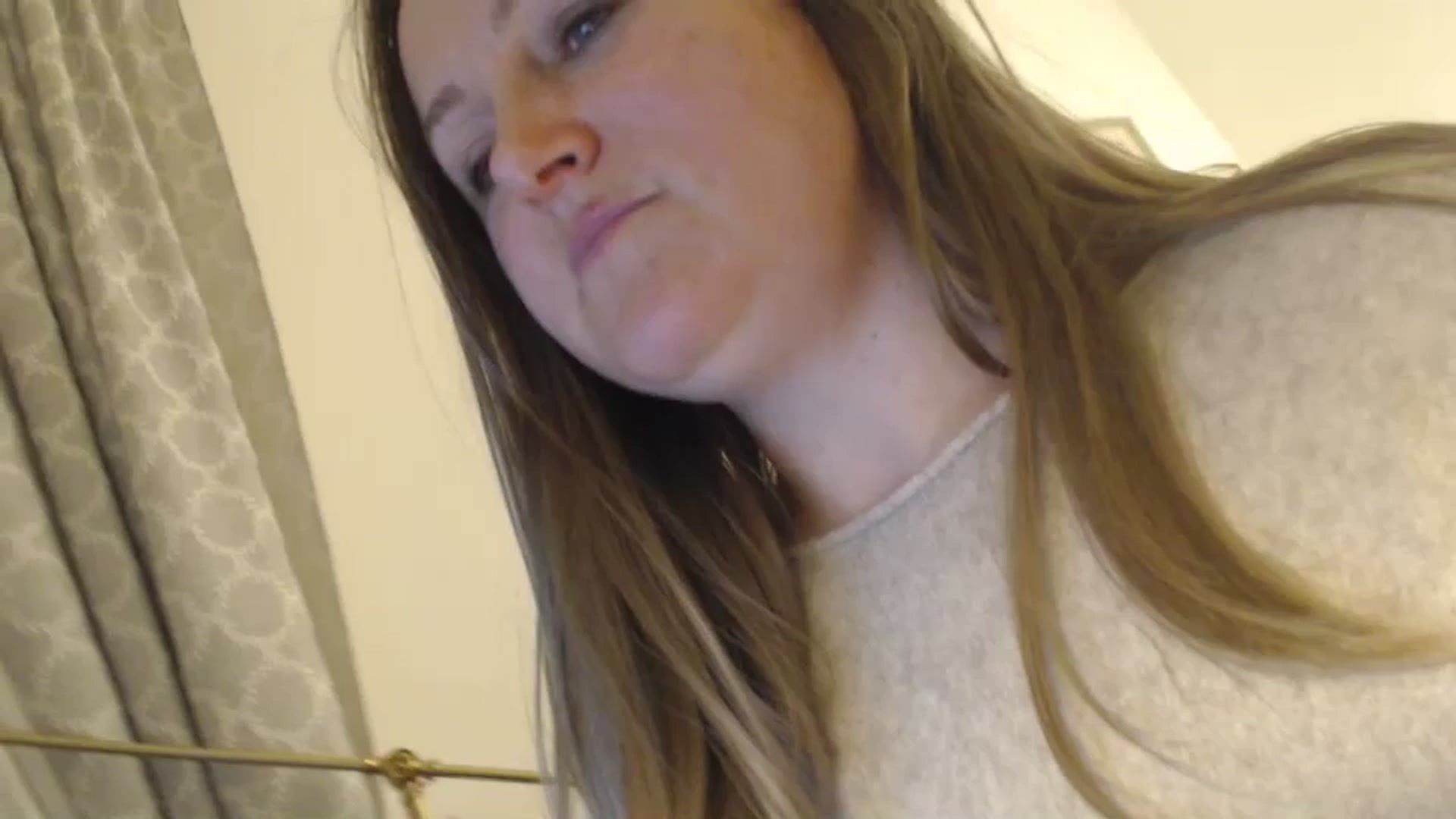 Gallery image thumbnail from JustLily's myfreecams stream on, 04/17/2024, 21:46 image 1 of 20