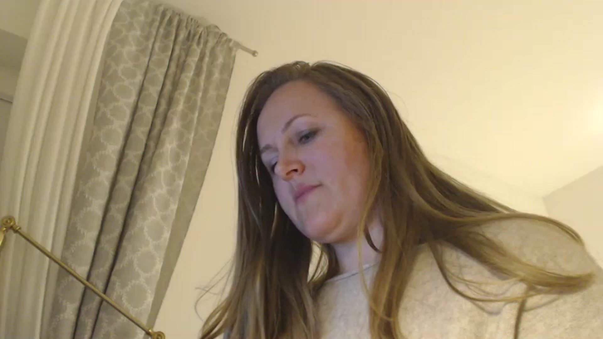 Gallery image thumbnail from JustLily's myfreecams stream on, 04/17/2024, 21:46 image 3 of 20