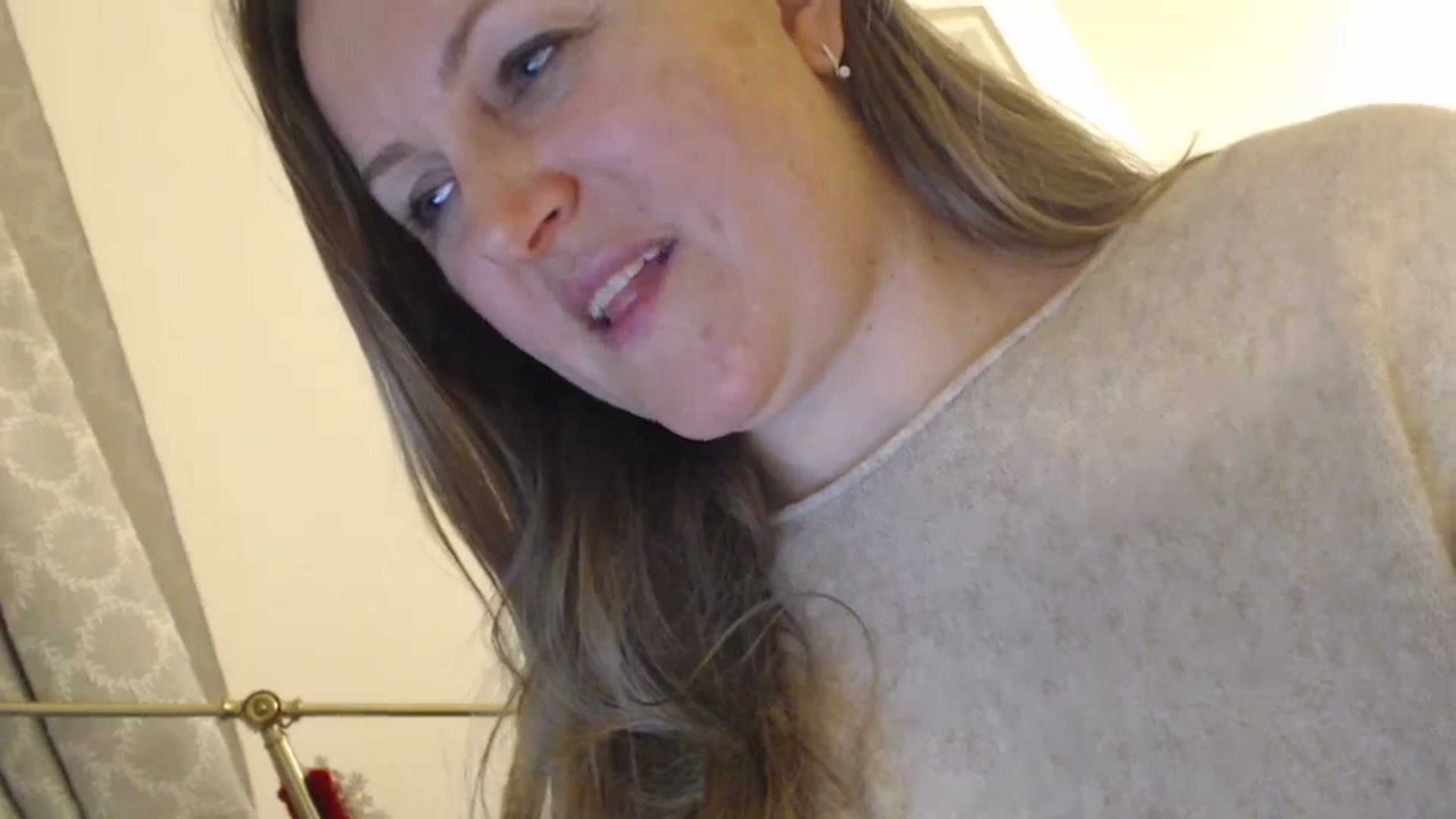 Gallery image thumbnail from JustLily's myfreecams stream on, 04/17/2024, 21:46 image 13 of 20