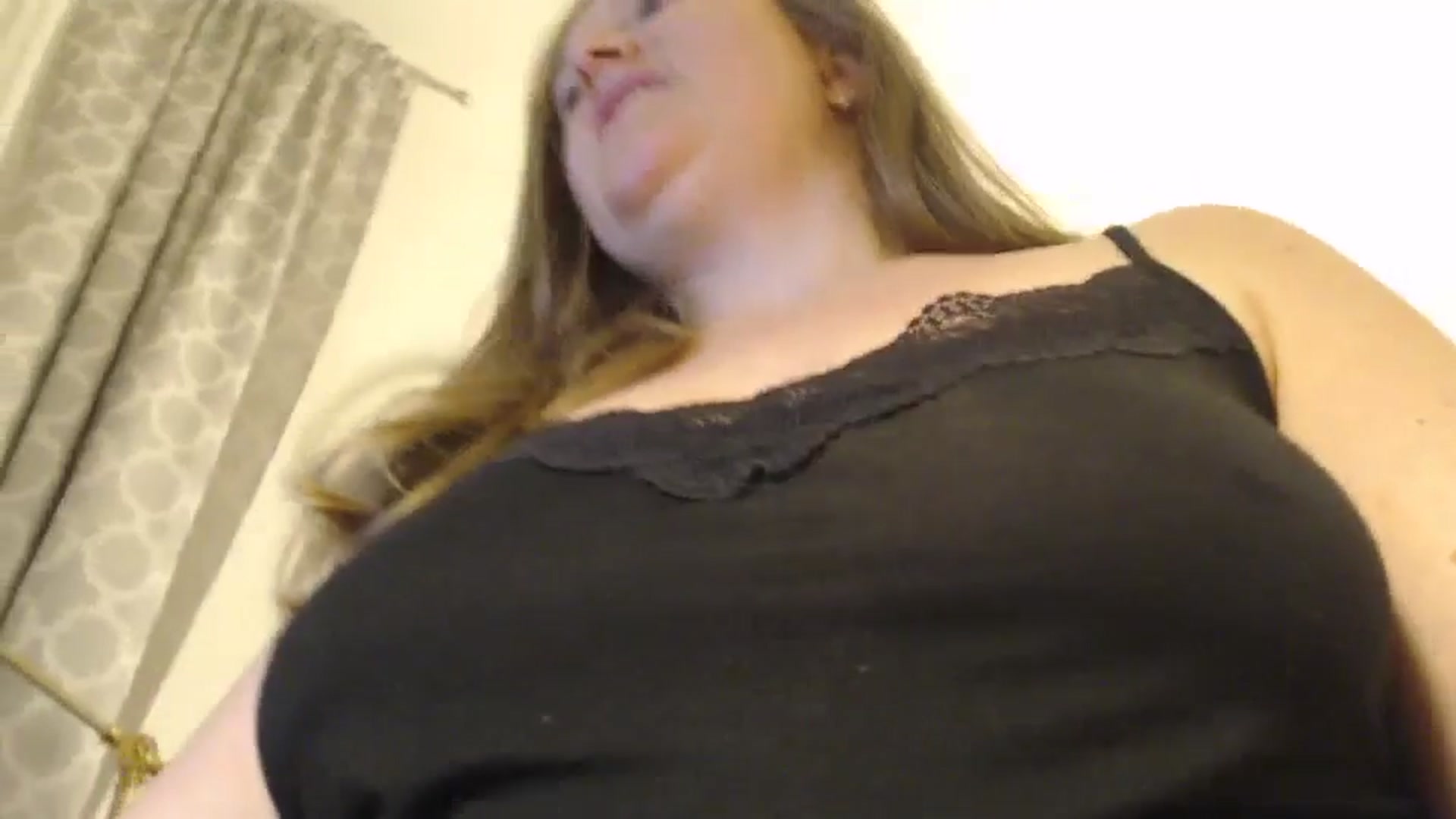 Gallery image thumbnail from JustLily's myfreecams stream on, 04/17/2024, 21:46 image 19 of 20