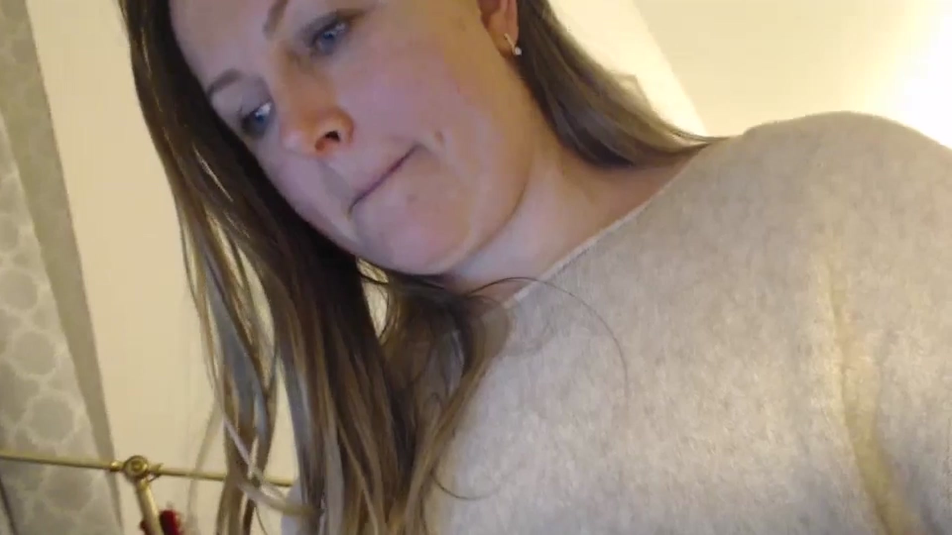 Gallery image thumbnail from JustLily's myfreecams stream on, 04/17/2024, 21:46 image 12 of 20