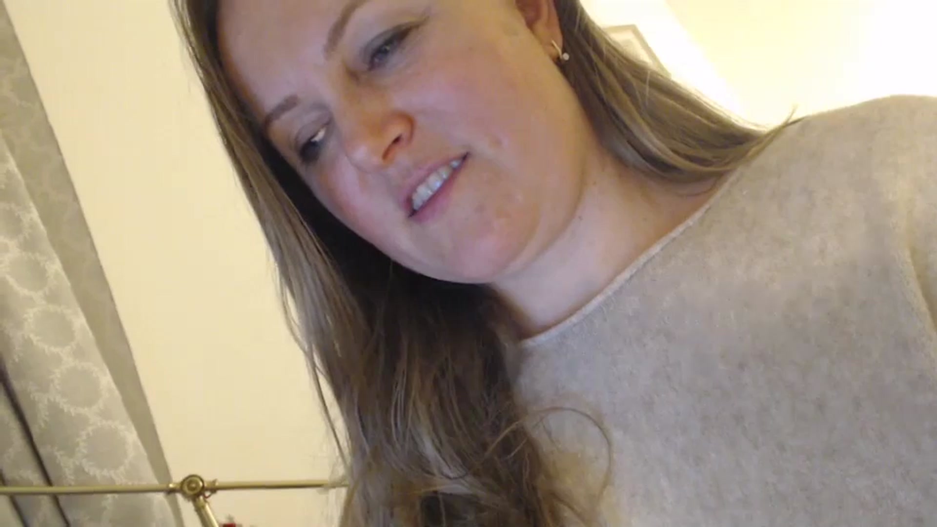 Gallery image thumbnail from JustLily's myfreecams stream on, 04/17/2024, 21:46 image 14 of 20
