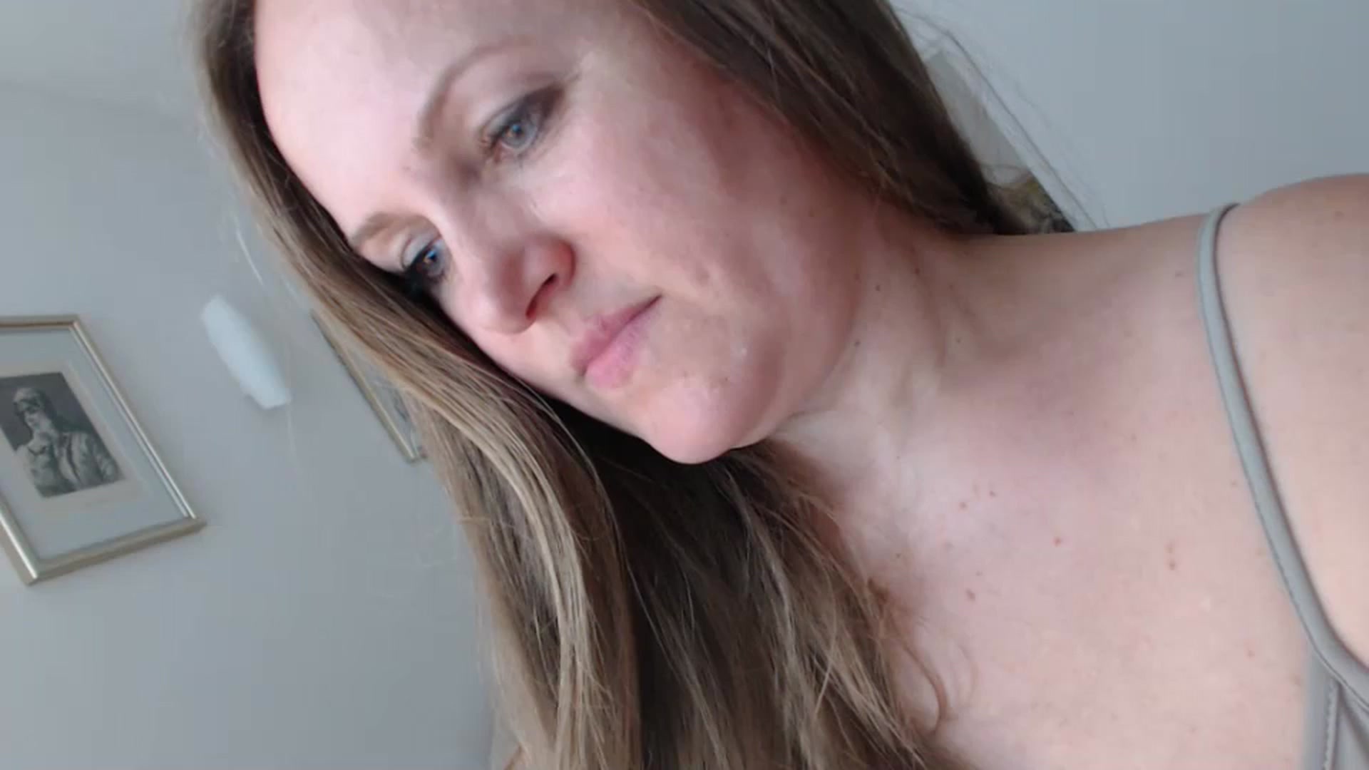 Gallery image thumbnail from JustLily's myfreecams stream on, 04/20/2024, 13:10 image 1 of 20