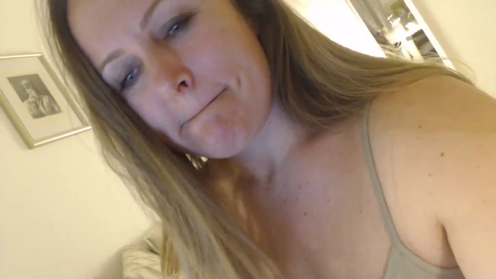 Gallery image thumbnail from JustLily's myfreecams stream on, 04/22/2024, 23:22 image 5 of 20