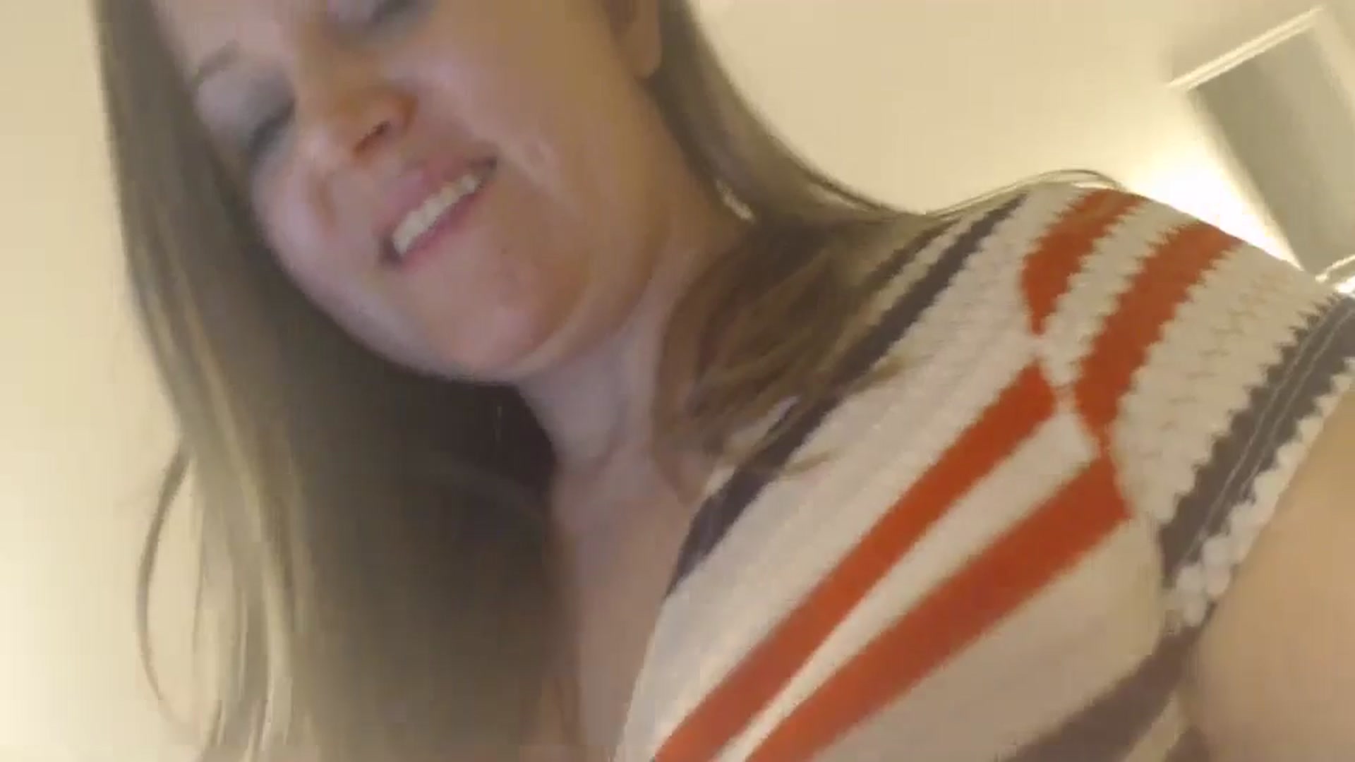Gallery image thumbnail from JustLily's myfreecams stream on, 04/26/2024, 23:55 image 20 of 20