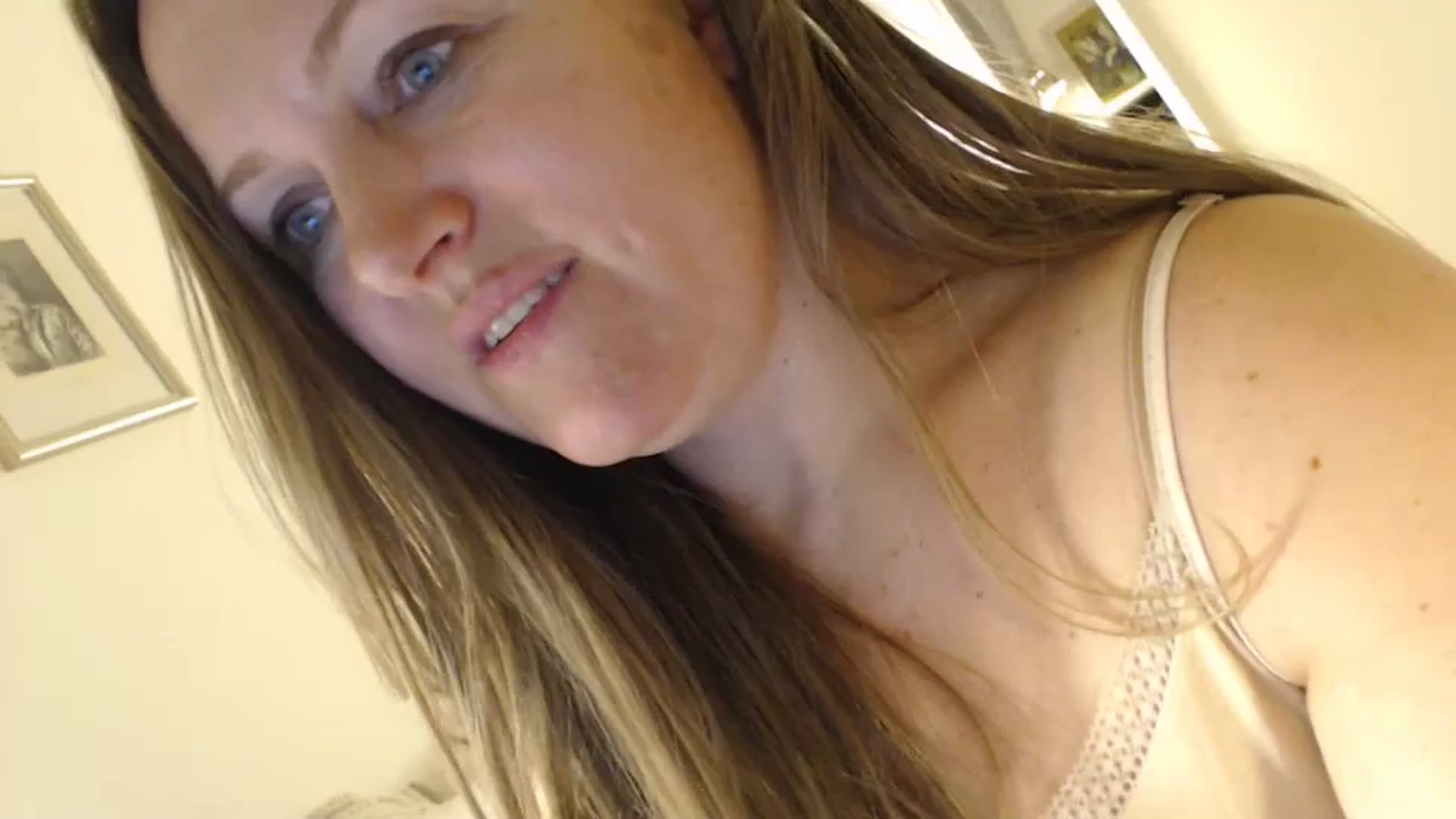 Gallery image thumbnail from JustLily's myfreecams stream on, 04/26/2024, 23:55 image 5 of 20