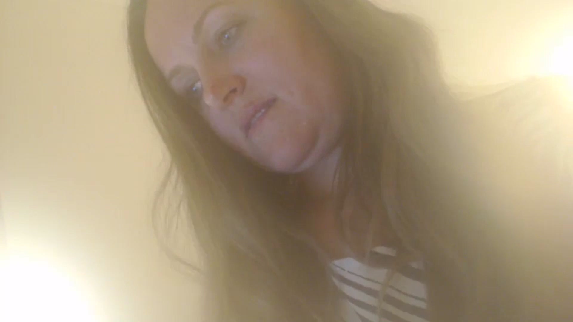Gallery image thumbnail from JustLily's myfreecams stream on, 05/06/2024, 22:36 image 14 of 20