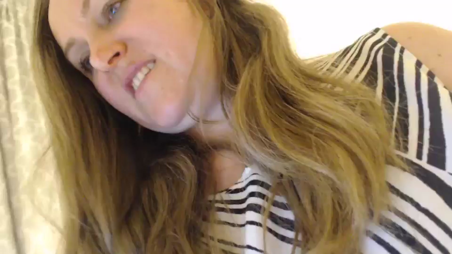 Gallery image thumbnail from JustLily's myfreecams stream on, 05/06/2024, 23:17 image 1 of 20