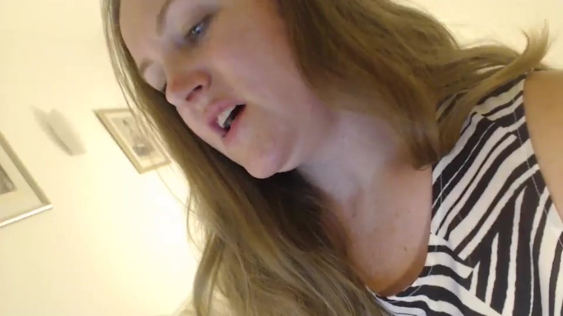 Gallery image thumbnail from JustLily's myfreecams stream on, 05/06/2024, 23:17 image 7 of 20