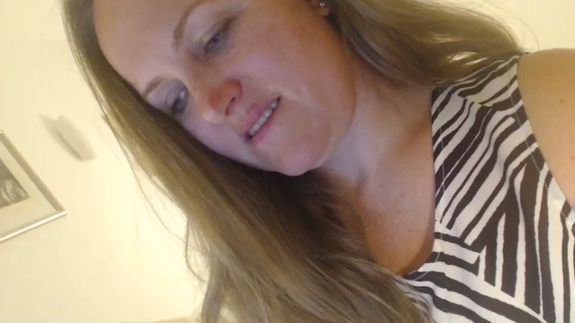 Gallery image thumbnail from JustLily's myfreecams stream on, 05/06/2024, 23:17 image 13 of 20