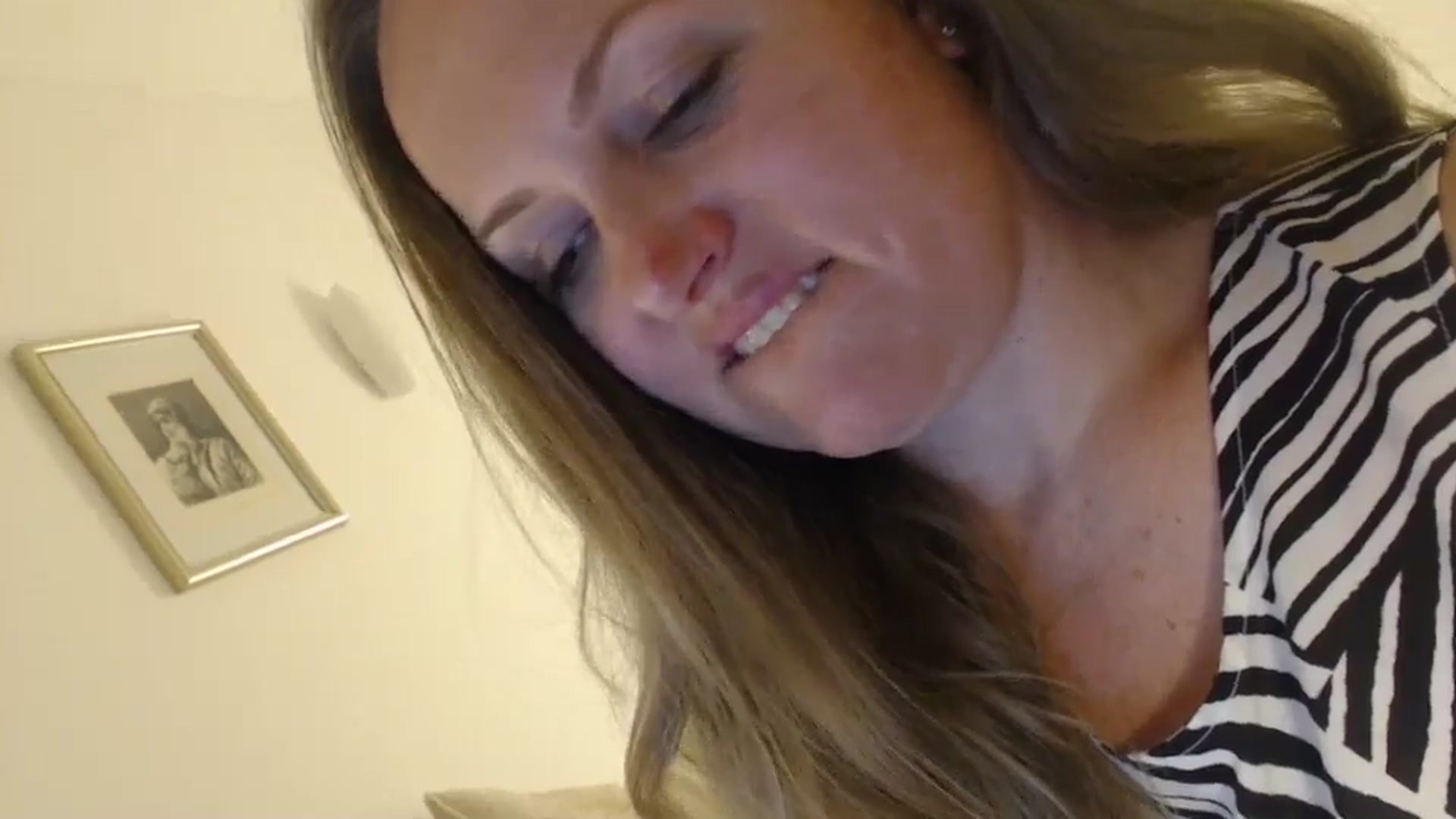 Gallery image thumbnail from JustLily's myfreecams stream on, 05/06/2024, 23:17 image 15 of 20