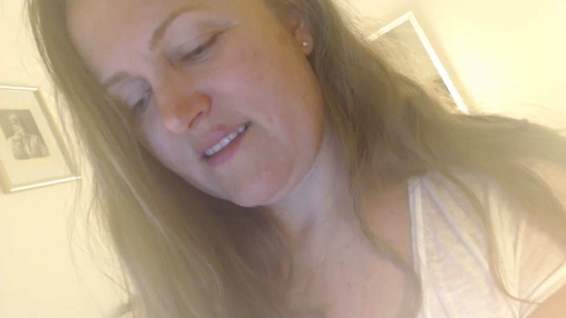 Gallery image thumbnail from JustLily's myfreecams stream on, 05/10/2024, 23:11 image 8 of 20