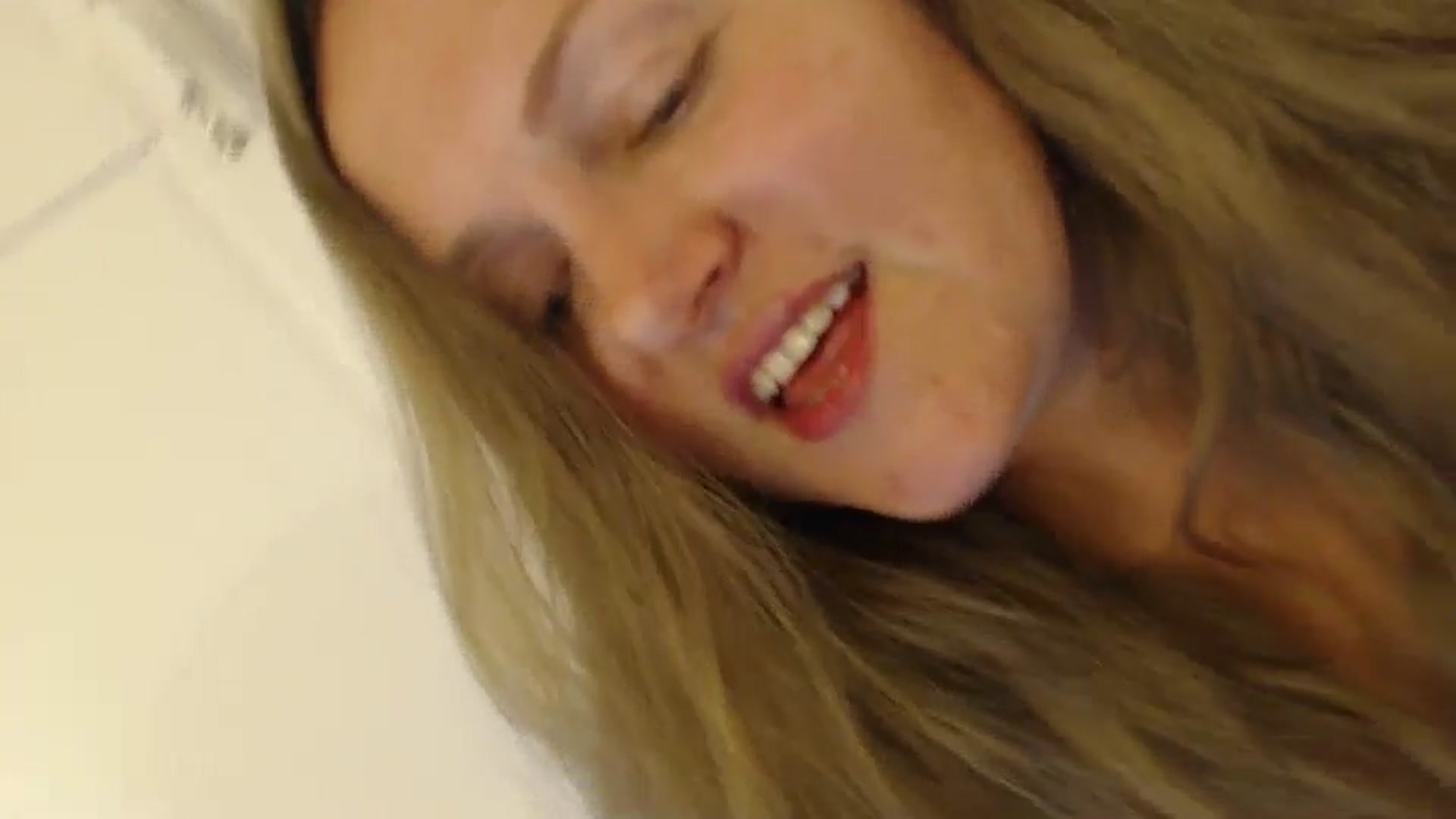 Gallery image thumbnail from JustLily's myfreecams stream on, 05/13/2024, 22:57 image 6 of 20
