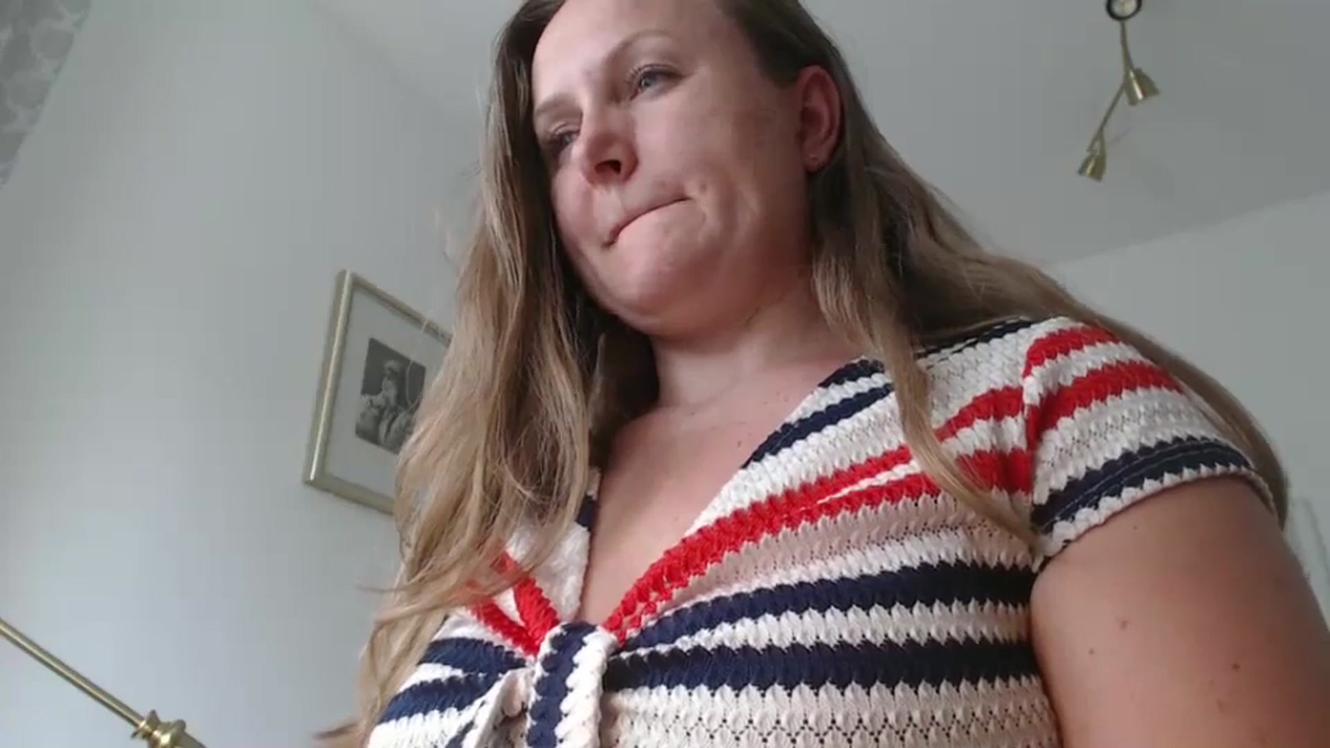 Gallery image thumbnail from JustLily's myfreecams stream on, 05/20/2024, 14:18 image 7 of 20