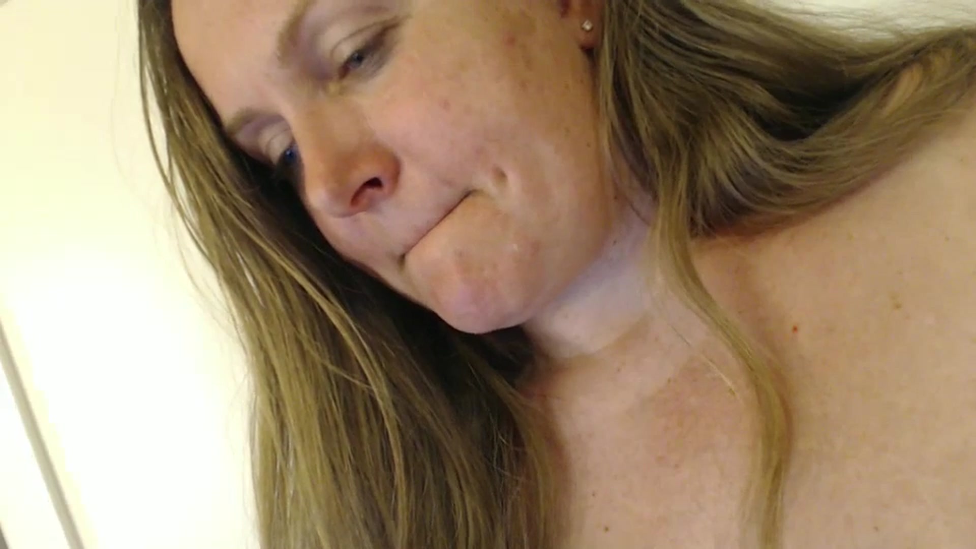 Gallery image thumbnail from JustLily's myfreecams stream on, 05/21/2024, 23:14 image 3 of 20