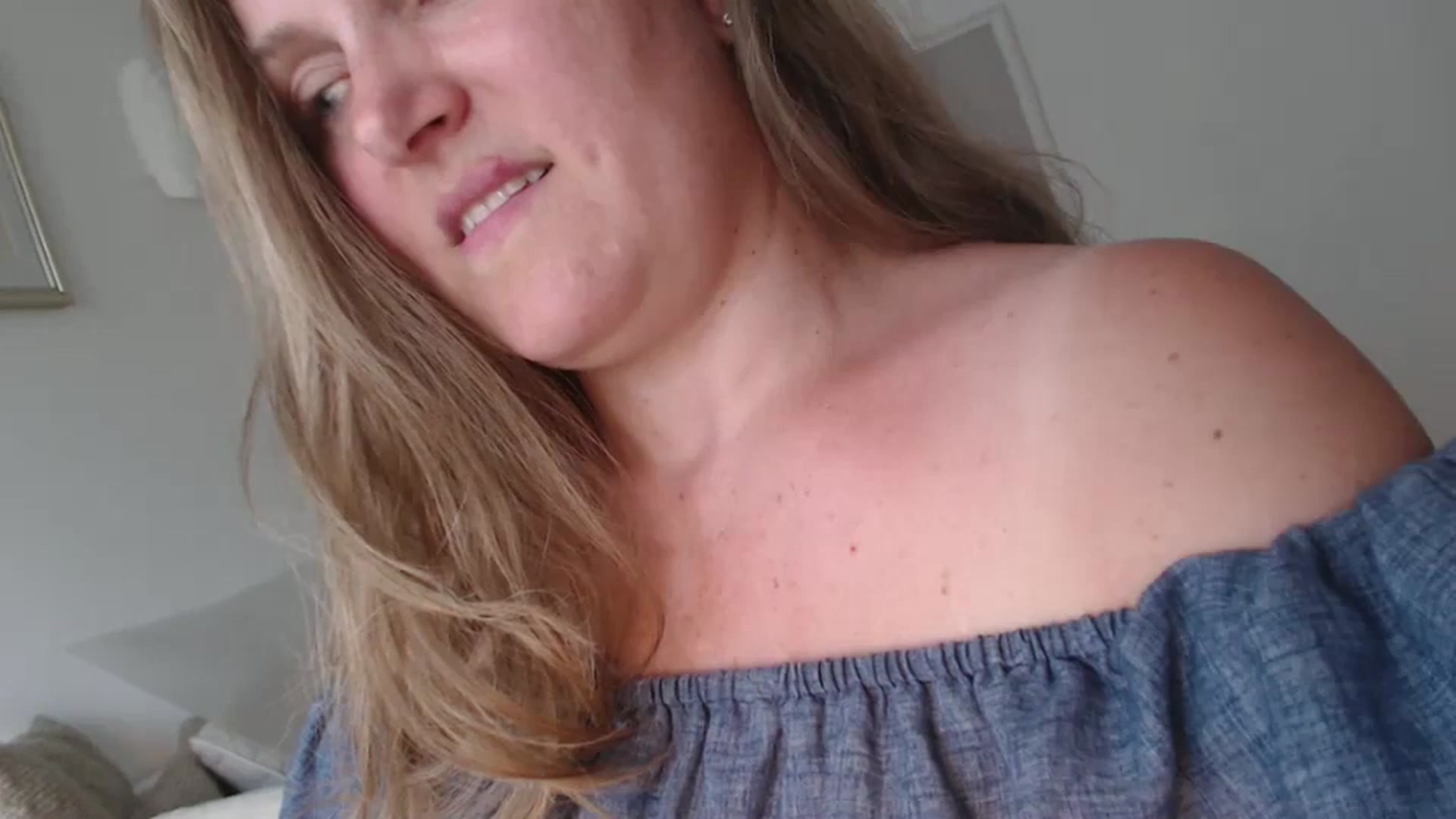 Gallery image thumbnail from JustLily's myfreecams stream on, 05/24/2024, 17:05 image 10 of 20