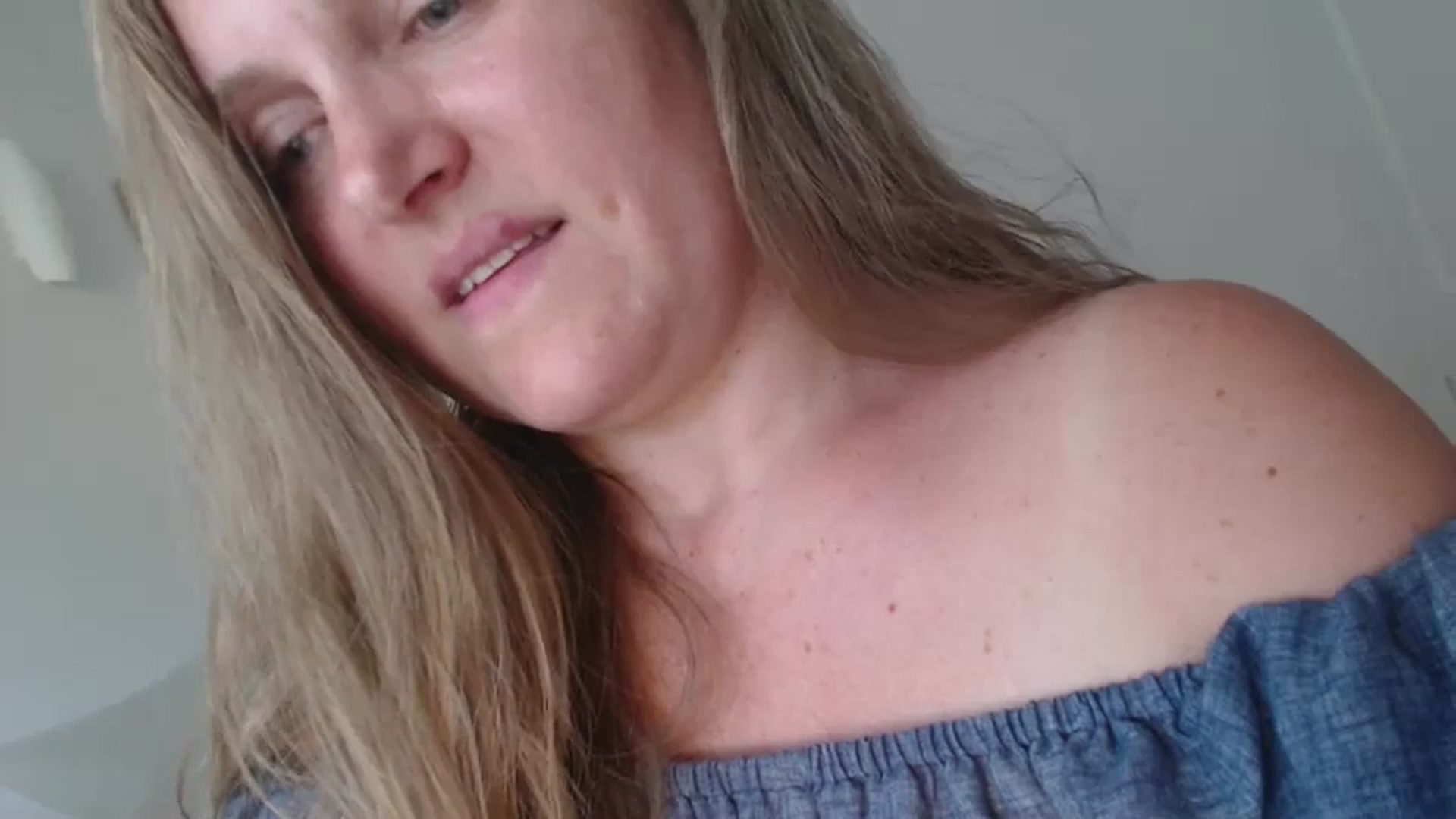 Gallery image thumbnail from JustLily's myfreecams stream on, 05/24/2024, 17:05 image 9 of 20