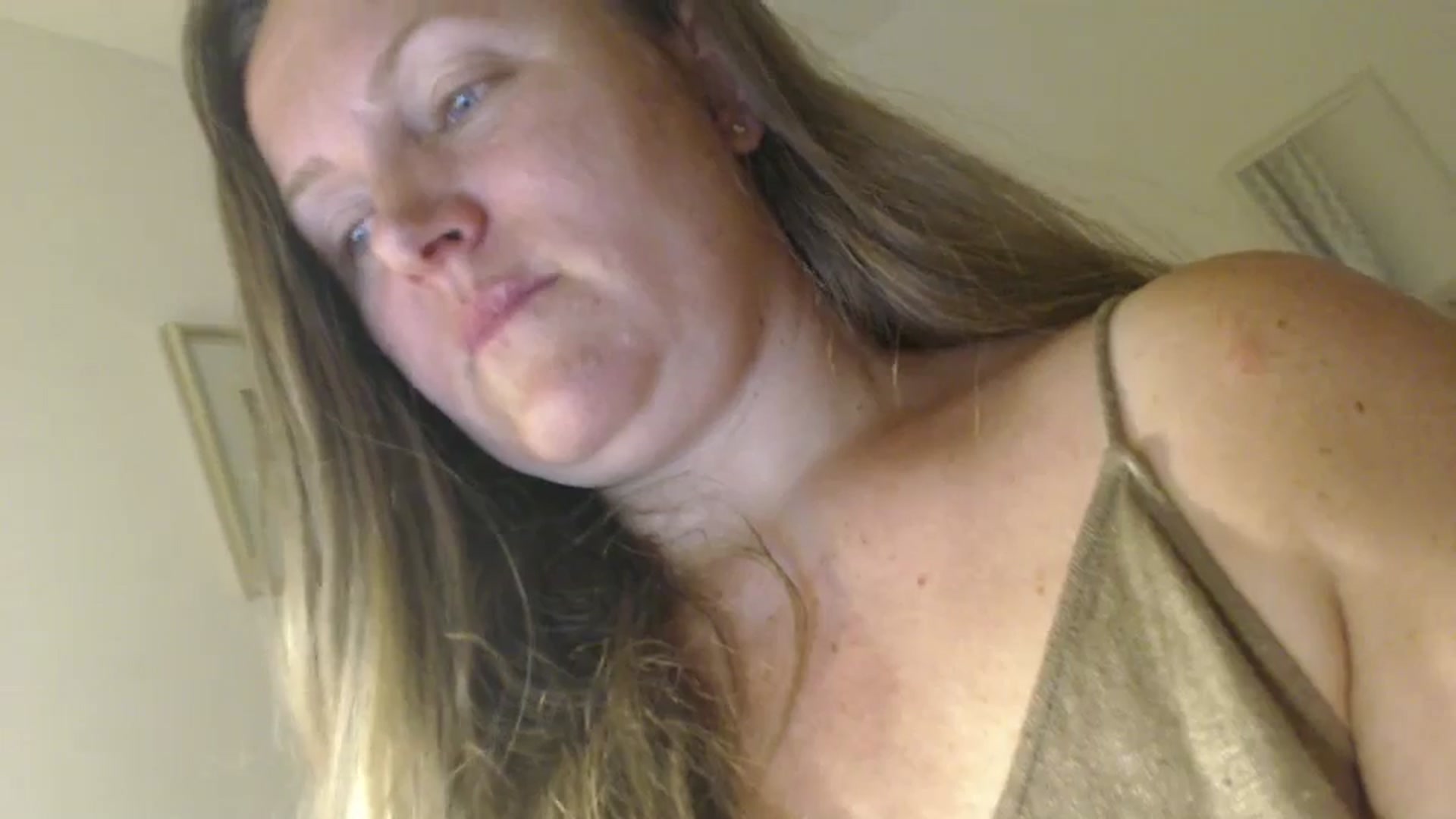 Gallery image thumbnail from JustLily's myfreecams stream on, 05/27/2024, 23:34 image 6 of 20