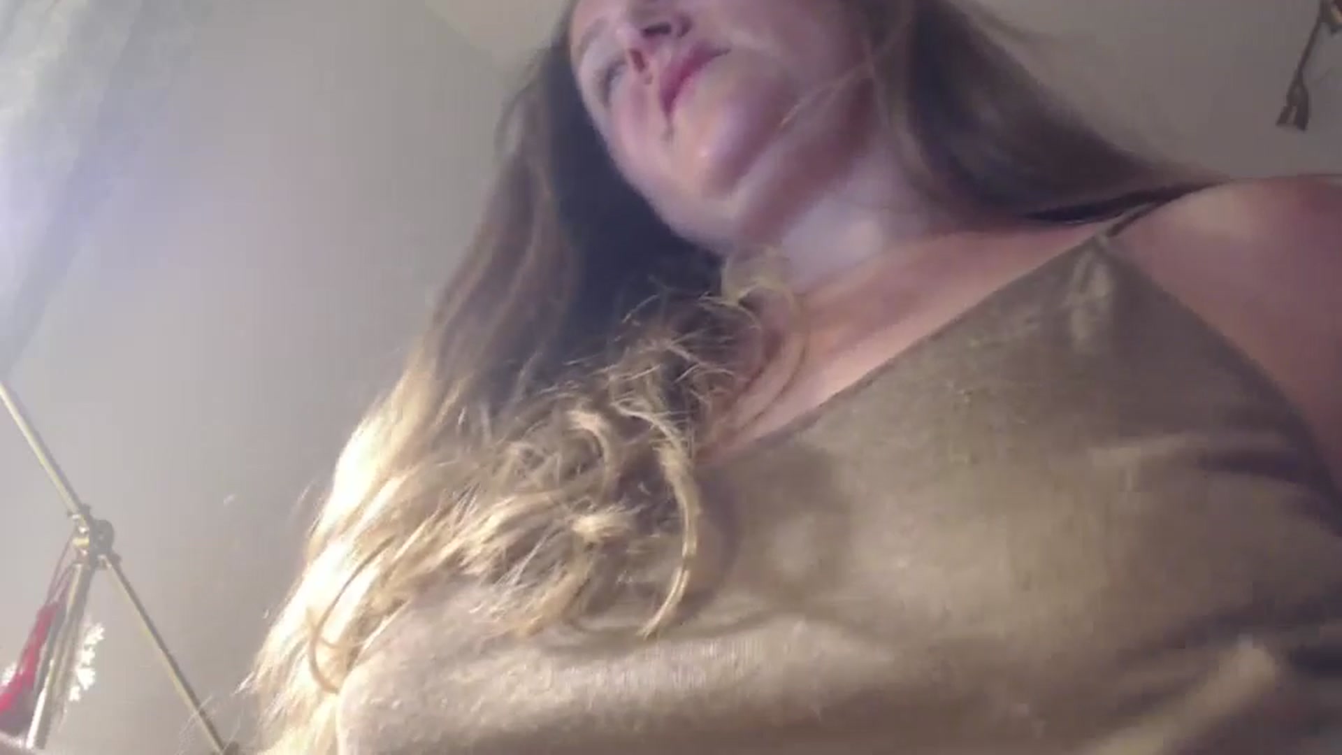 Gallery image thumbnail from JustLily's myfreecams stream on, 05/27/2024, 23:34 image 13 of 20