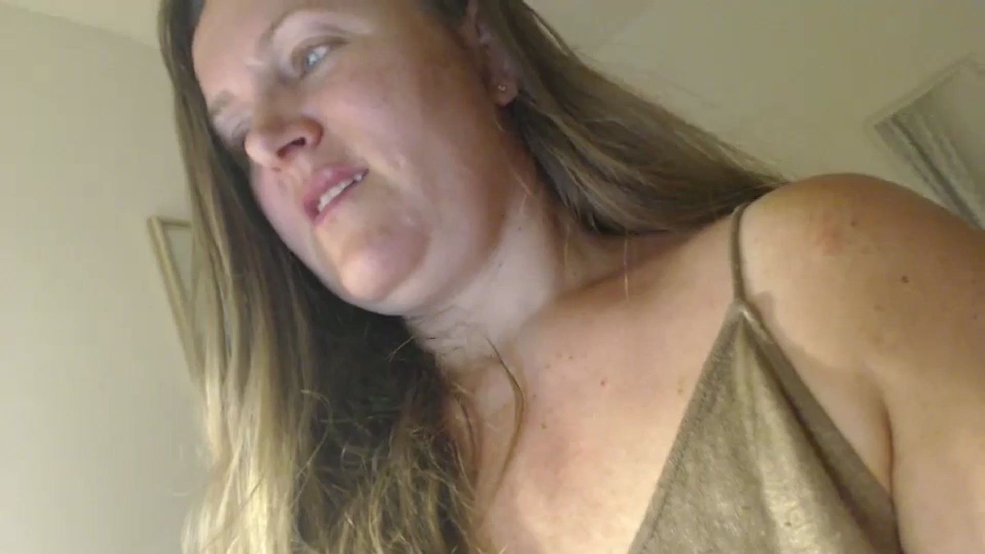 Gallery image thumbnail from JustLily's myfreecams stream on, 05/27/2024, 23:34 image 8 of 20
