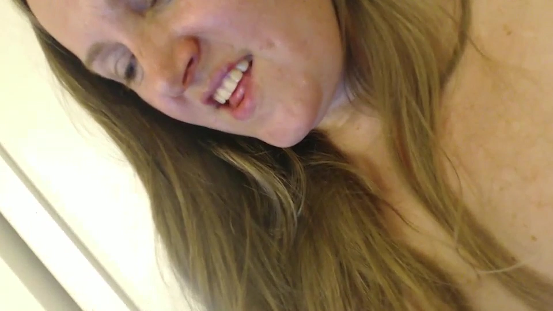 Gallery image thumbnail from JustLily's myfreecams stream on, 05/31/2024, 22:28 image 8 of 20