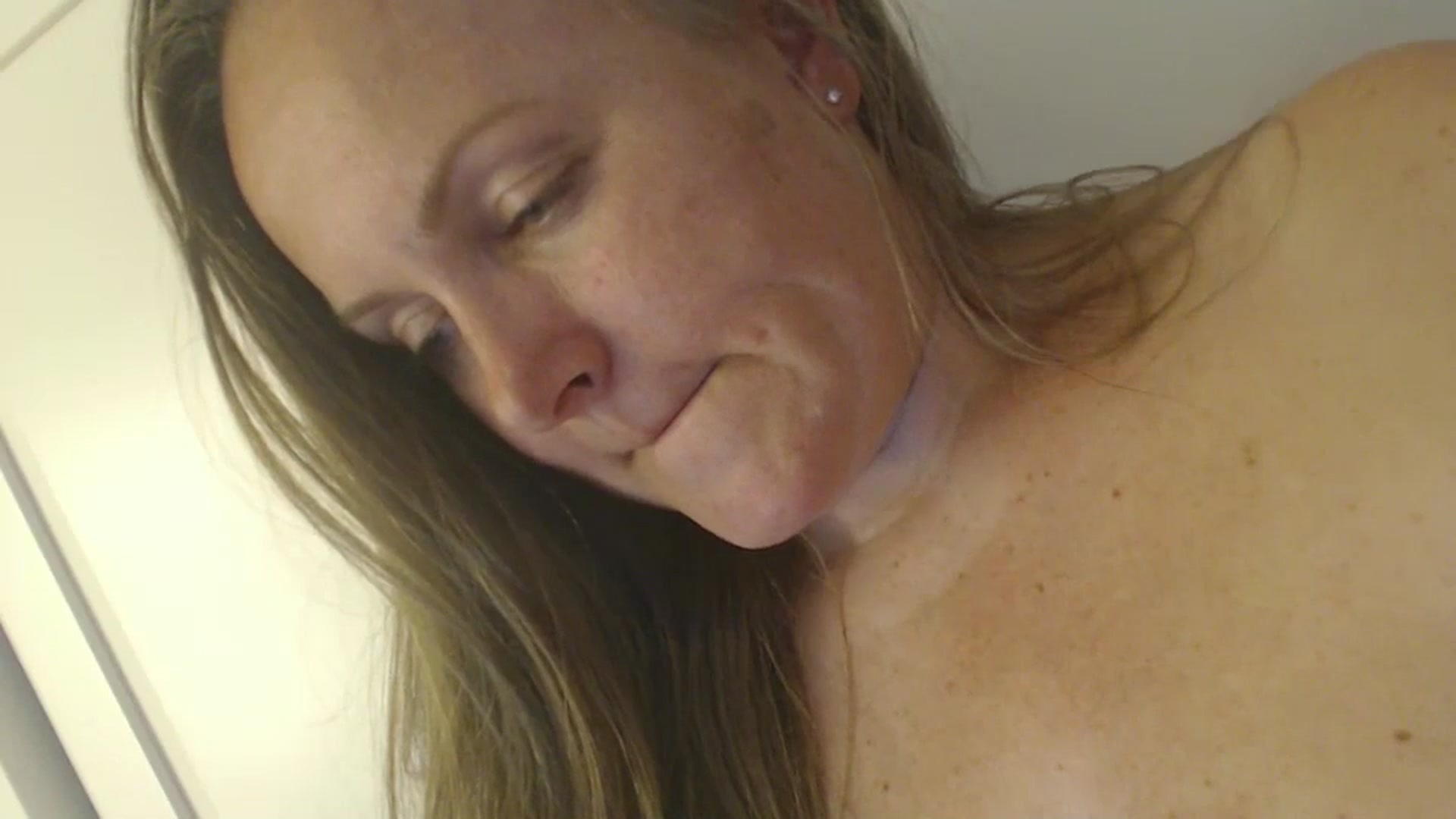 Gallery image thumbnail from JustLily's myfreecams stream on, 06/03/2024, 18:30 image 3 of 20