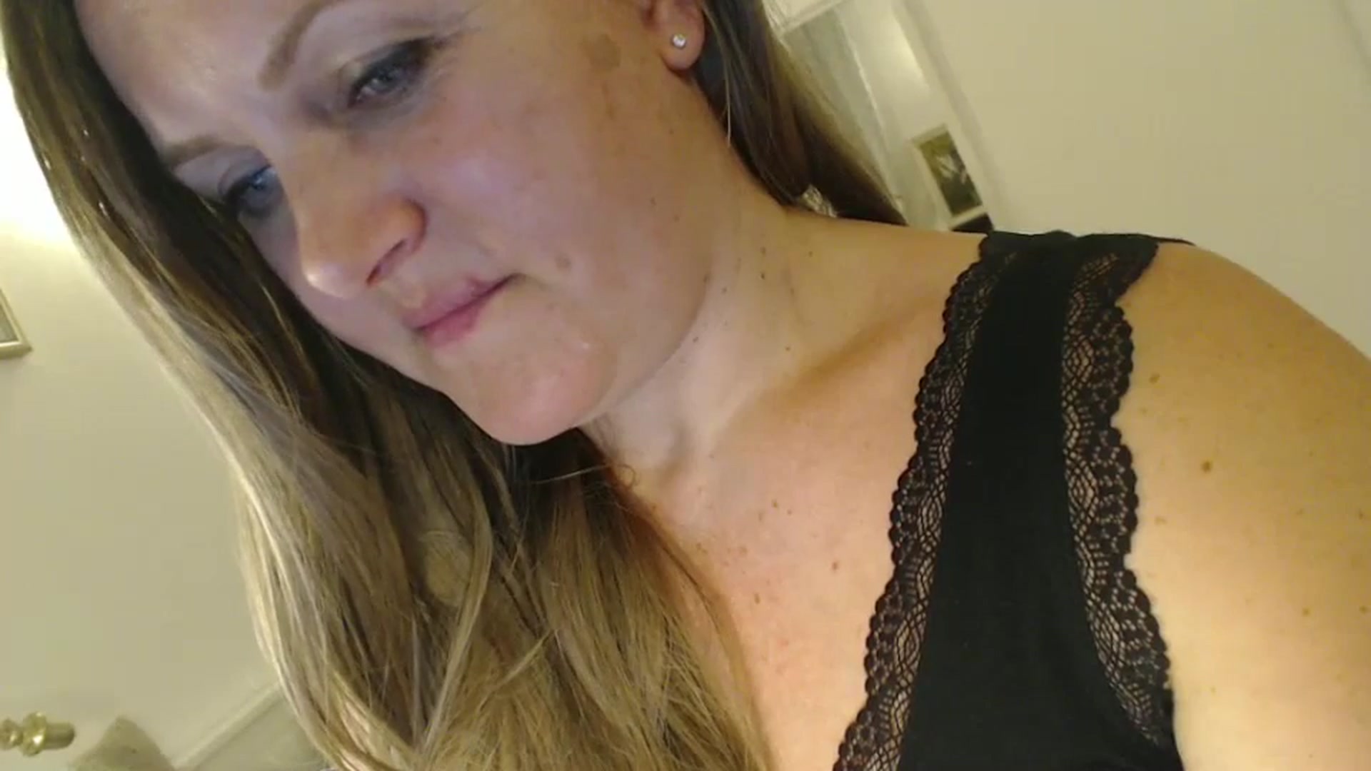 Gallery image thumbnail from JustLily's myfreecams stream on, 06/04/2024, 23:36 image 15 of 20