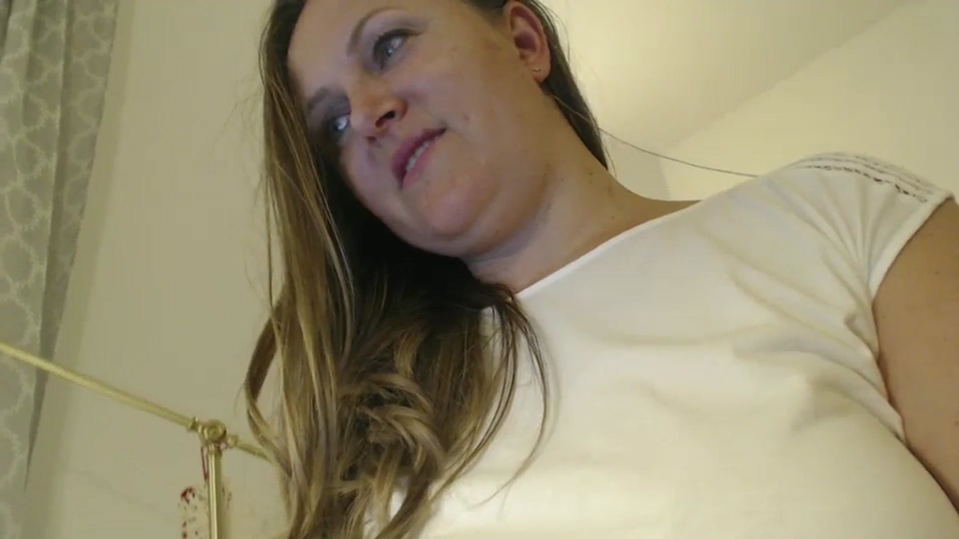 Gallery image thumbnail from JustLily's myfreecams stream on, 06/05/2024, 21:19 image 9 of 20