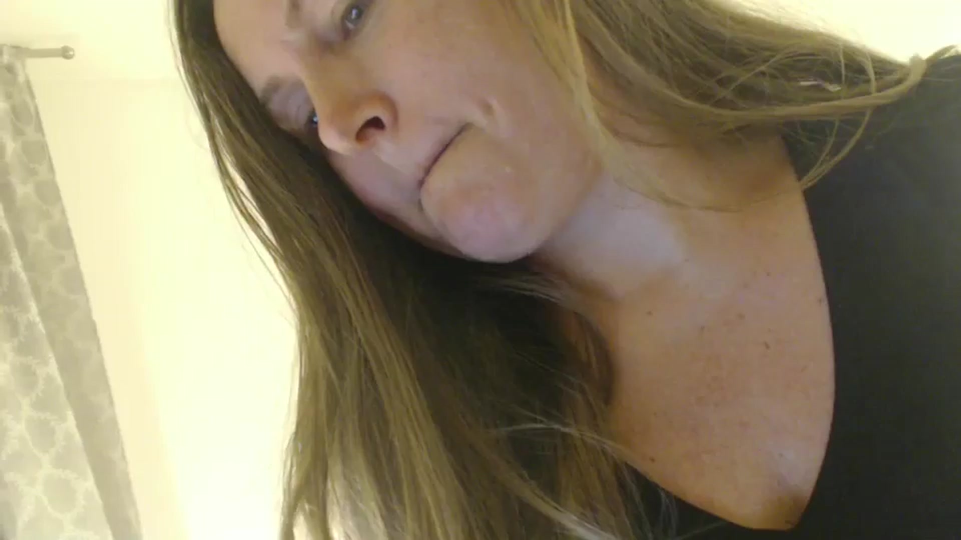 Gallery image thumbnail from JustLily's myfreecams stream on, 06/07/2024, 21:40 image 19 of 20