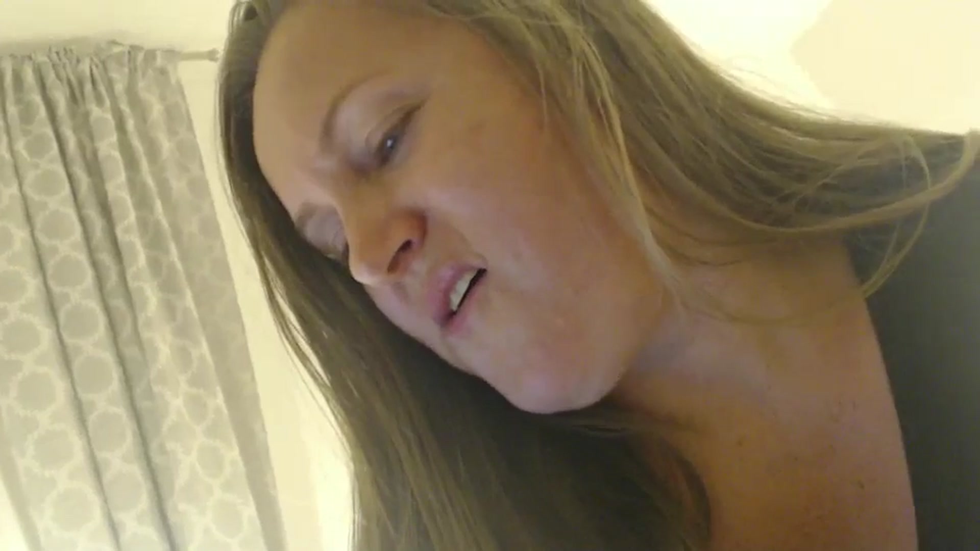 Gallery image thumbnail from JustLily's myfreecams stream on, 06/07/2024, 21:40 image 18 of 20