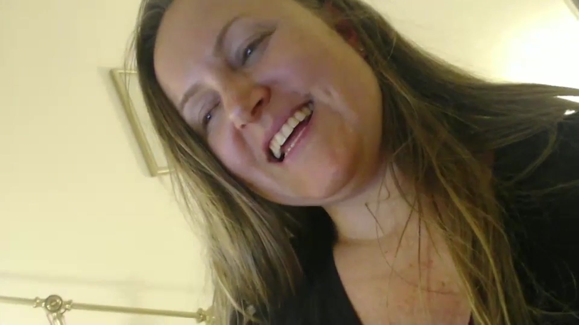 Gallery image thumbnail from JustLily's myfreecams stream on, 06/07/2024, 22:45 image 13 of 20