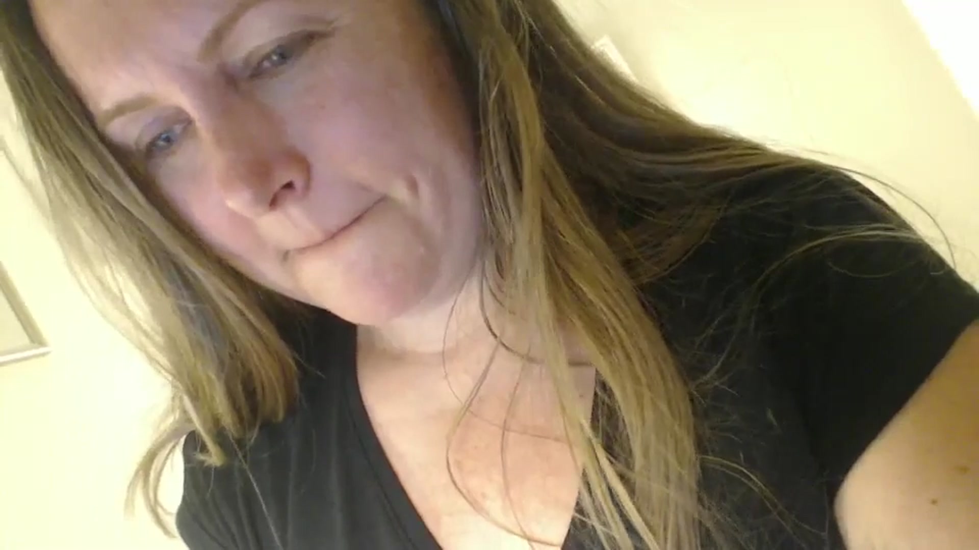 Gallery image thumbnail from JustLily's myfreecams stream on, 06/07/2024, 22:45 image 9 of 20