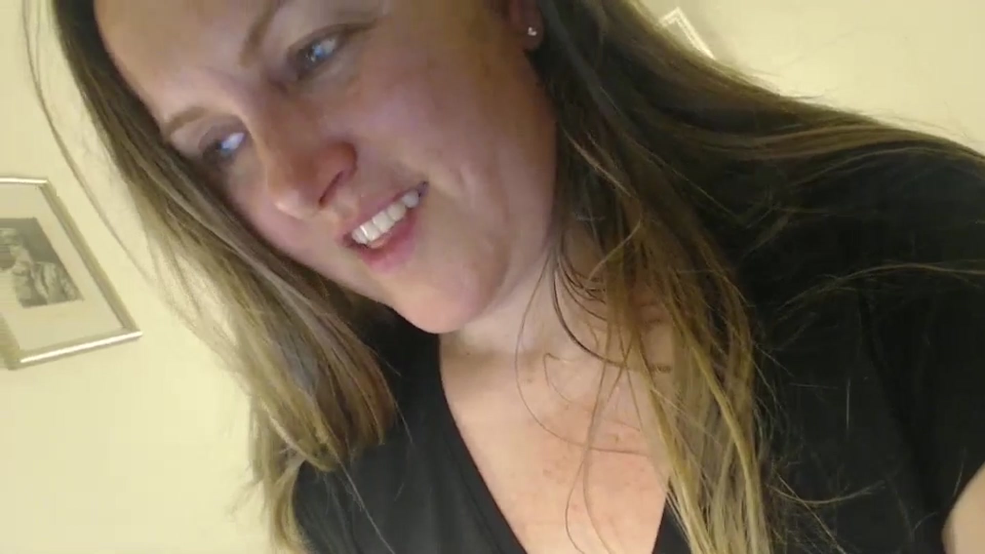 Gallery image thumbnail from JustLily's myfreecams stream on, 06/07/2024, 22:45 image 12 of 20