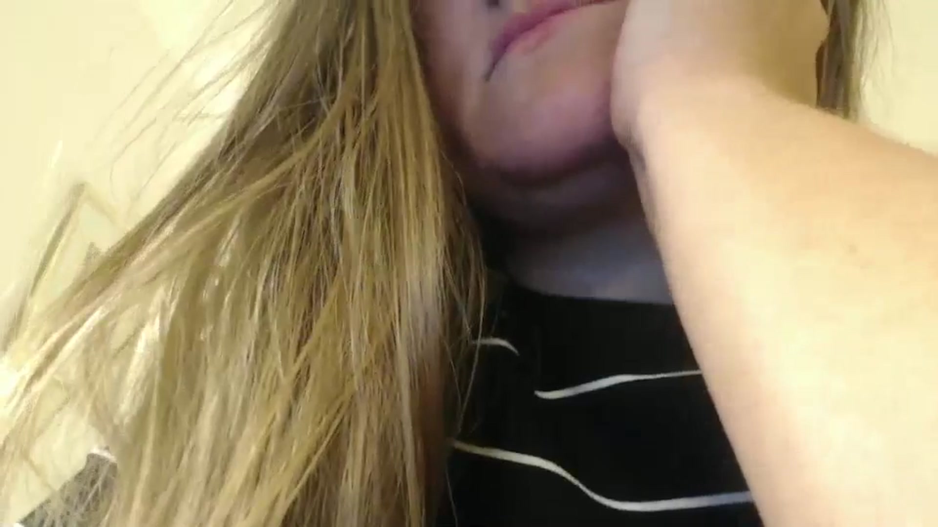 Gallery image thumbnail from JustLily's myfreecams stream on, 06/10/2024, 22:20 image 2 of 20