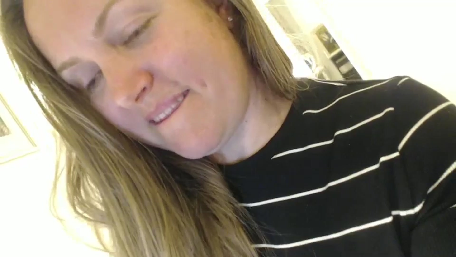 Gallery image thumbnail from JustLily's myfreecams stream on, 06/10/2024, 22:20 image 7 of 20