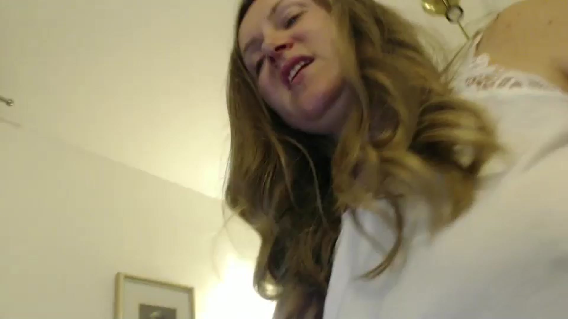 Gallery image thumbnail from JustLily's myfreecams stream on, 06/11/2024, 21:38 image 1 of 20