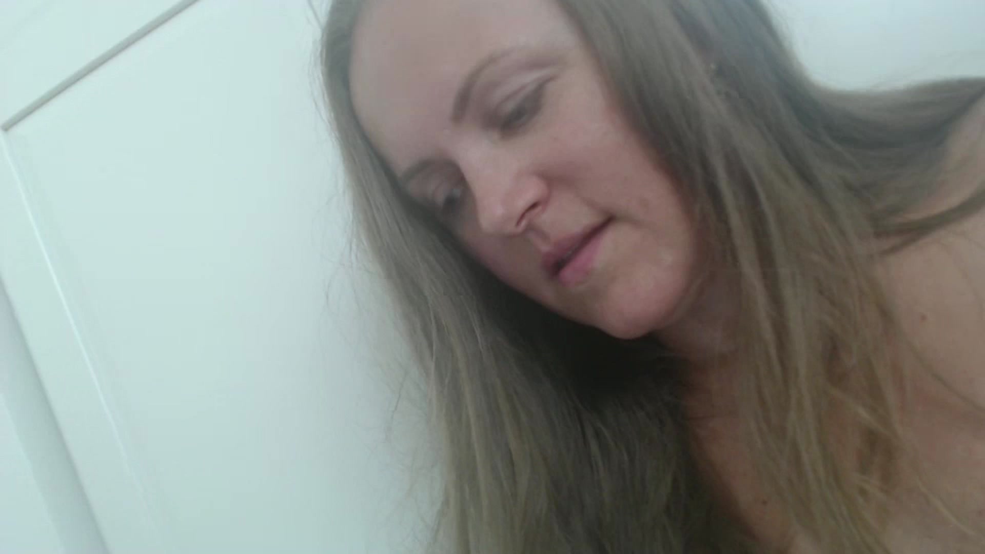 Gallery image thumbnail from JustLily's myfreecams stream on, 06/24/2024, 11:13 image 1 of 20