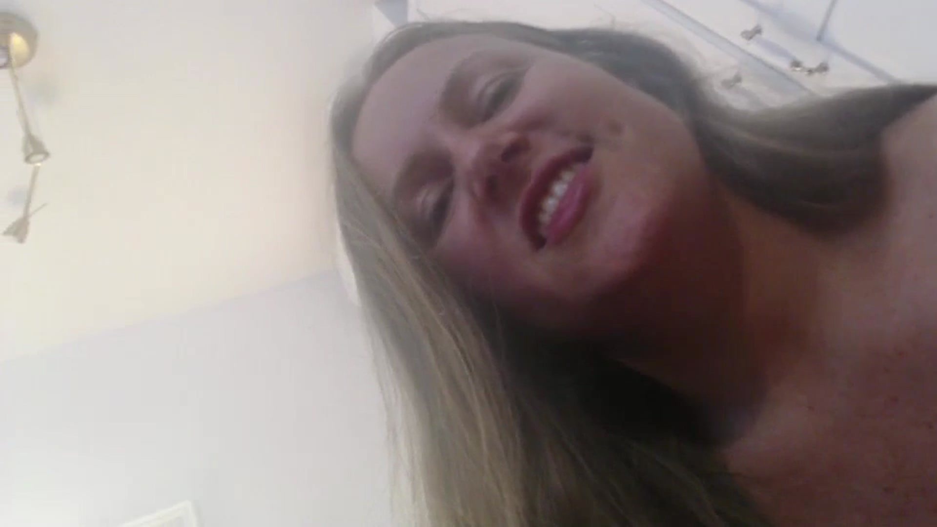 Gallery image thumbnail from JustLily's myfreecams stream on, 06/24/2024, 16:20 image 18 of 20