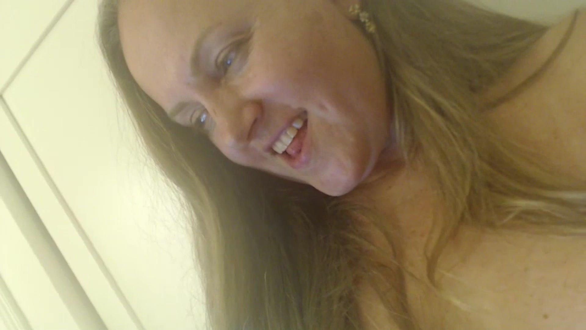 Gallery image thumbnail from JustLily's myfreecams stream on, 06/24/2024, 23:16 image 9 of 20