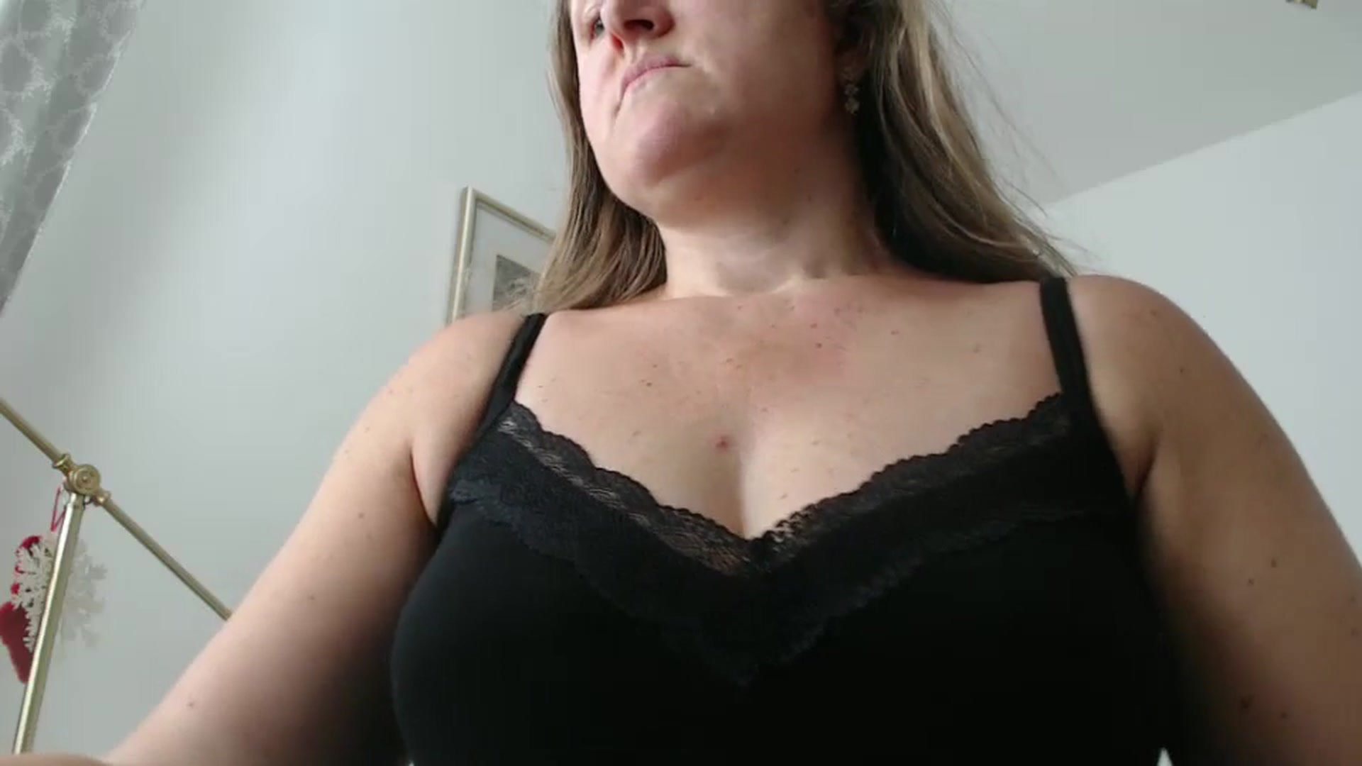 Gallery image thumbnail from JustLily's myfreecams stream on, 06/26/2024, 09:34 image 8 of 20