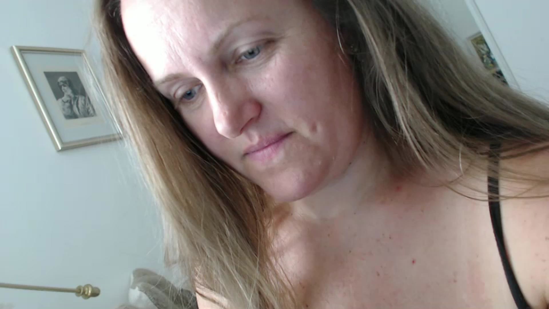 Gallery image thumbnail from JustLily's myfreecams stream on, 06/27/2024, 13:36 image 6 of 20