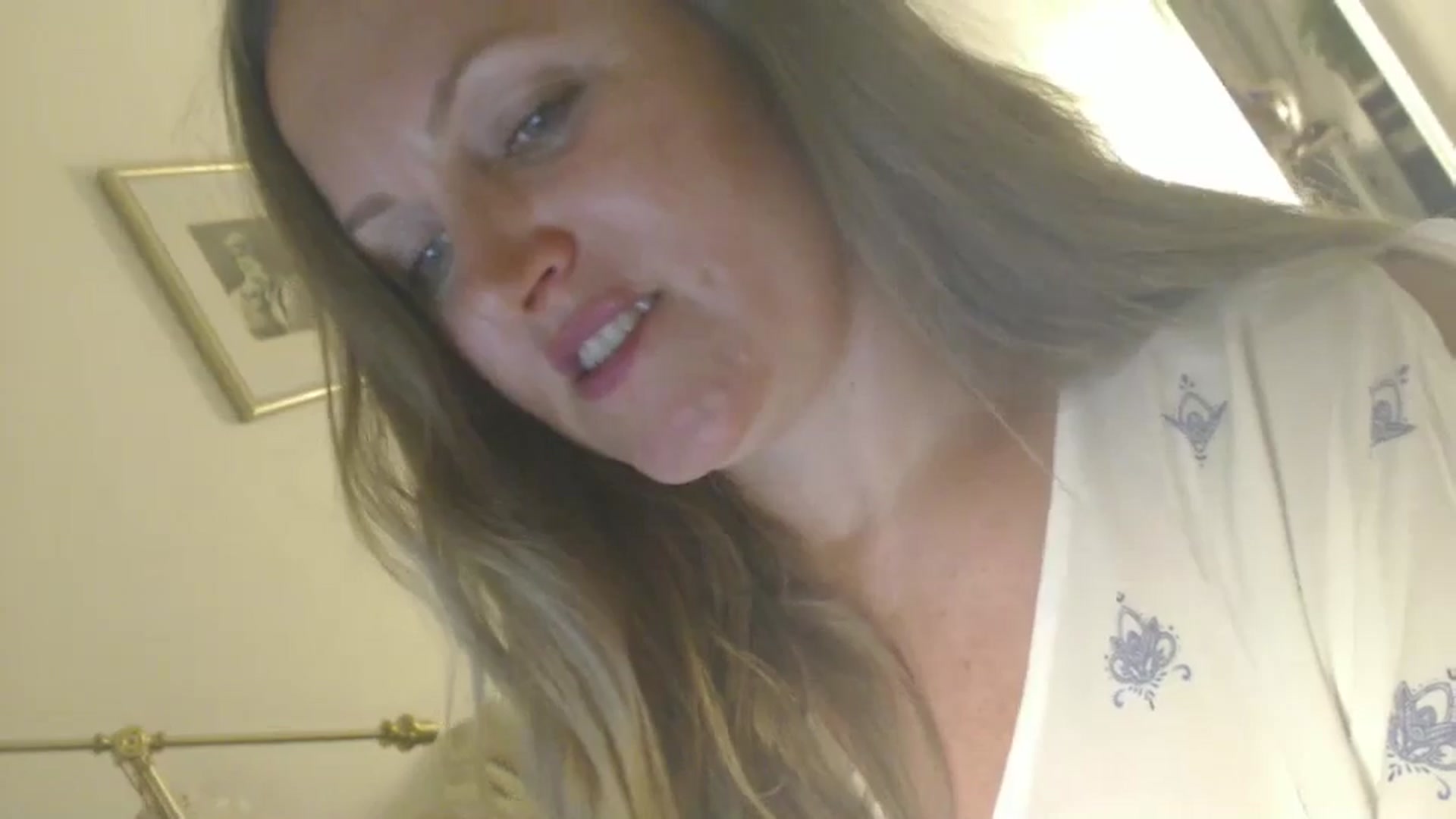 Gallery image thumbnail from JustLily's myfreecams stream on, 06/28/2024, 22:05 image 15 of 20