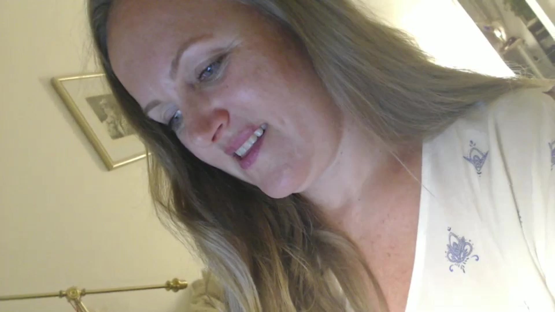 Gallery image thumbnail from JustLily's myfreecams stream on, 06/28/2024, 22:05 image 12 of 20