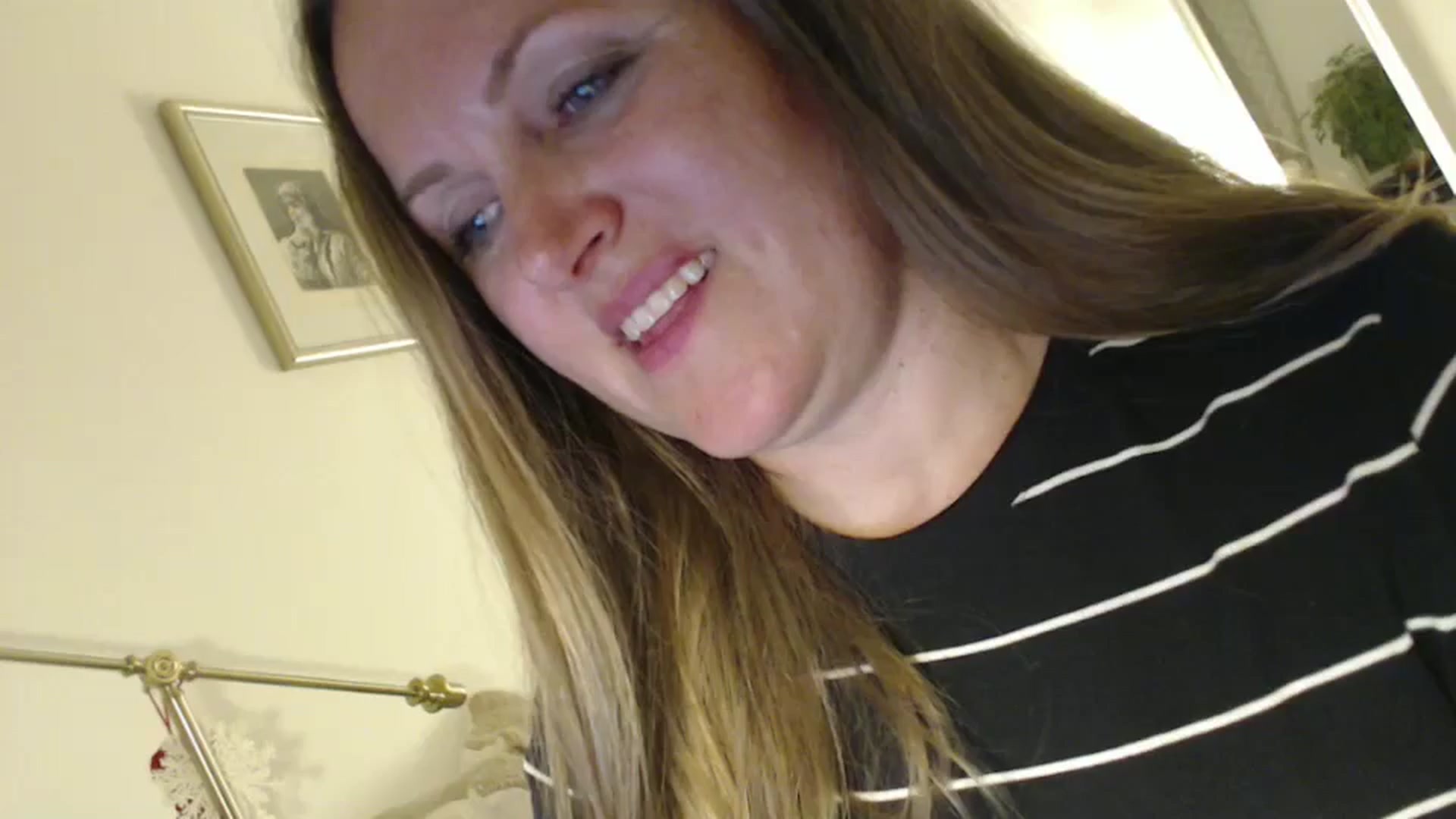 Gallery image thumbnail from JustLily's myfreecams stream on, 07/01/2024, 21:40 image 1 of 20