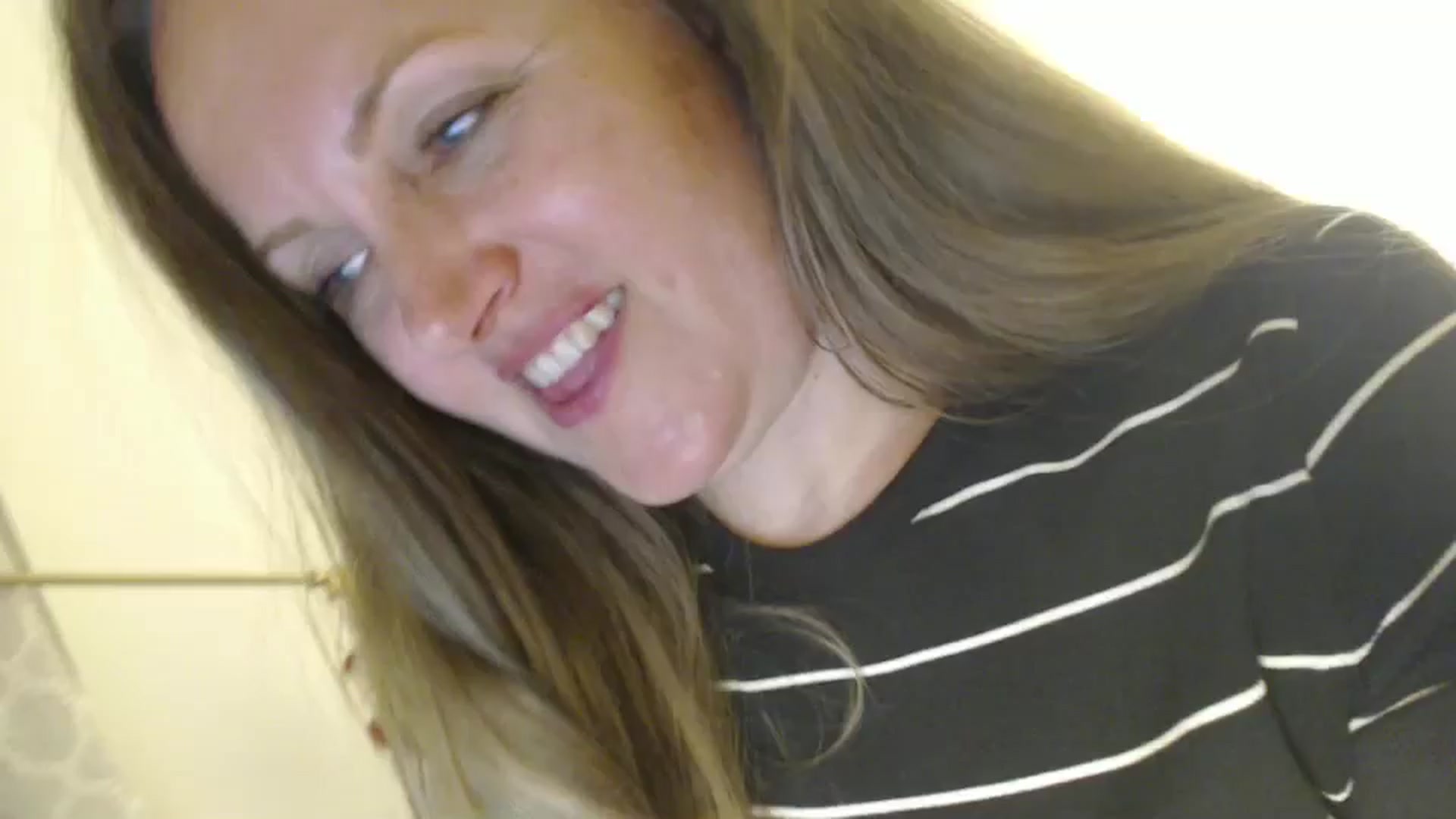 Gallery image thumbnail from JustLily's myfreecams stream on, 07/01/2024, 21:40 image 20 of 20