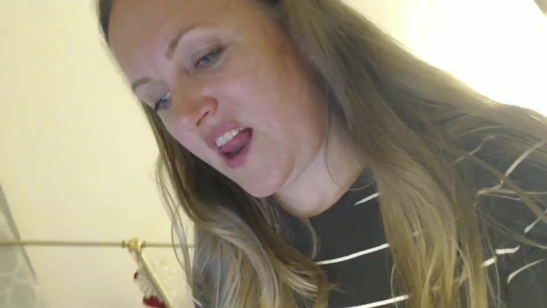 Gallery image thumbnail from JustLily's myfreecams stream on, 07/01/2024, 21:40 image 15 of 20